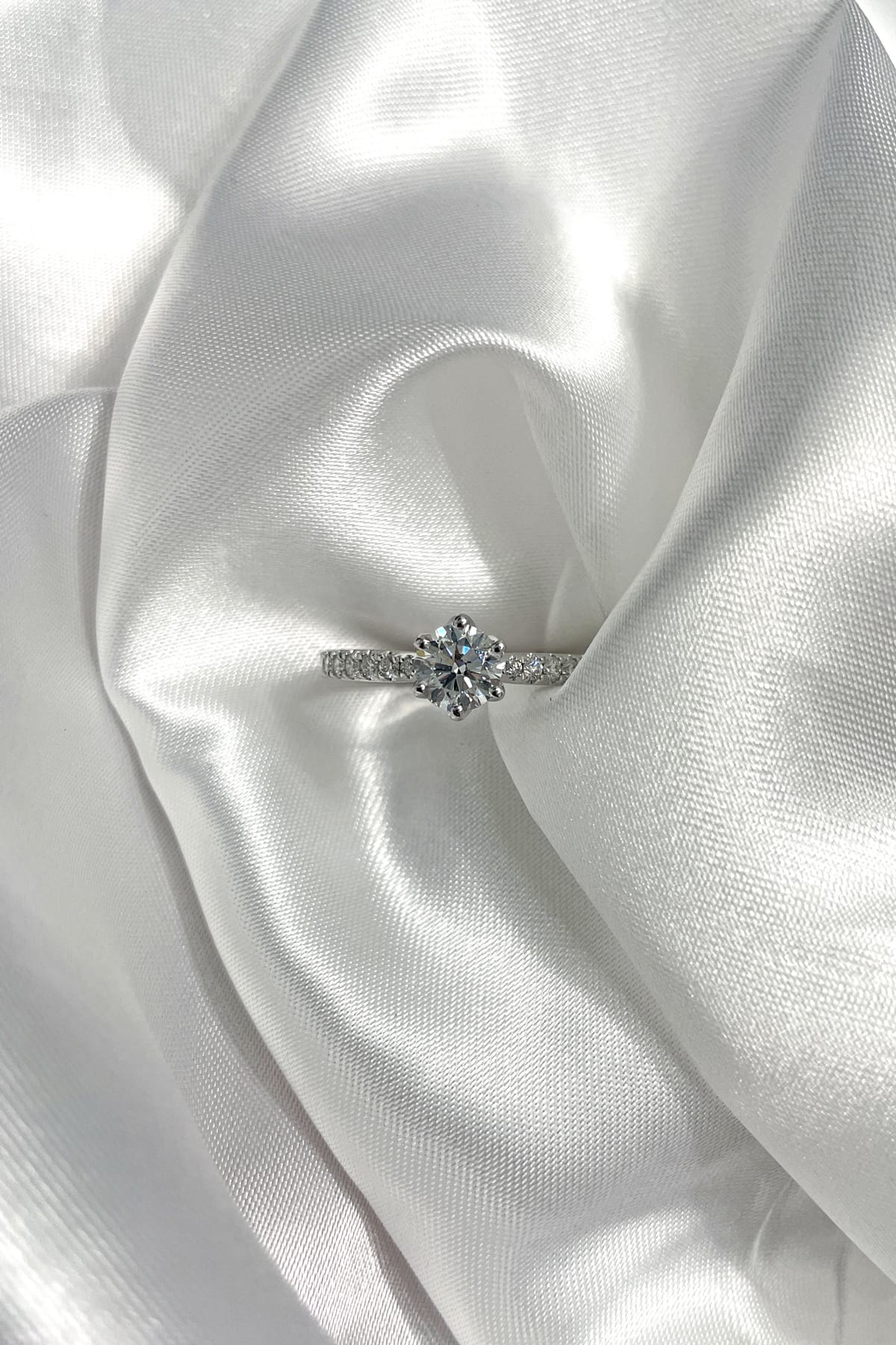 0.70ct Diamond Engagement Ring With Diamond Band set in 18ct White Gold - Image 3